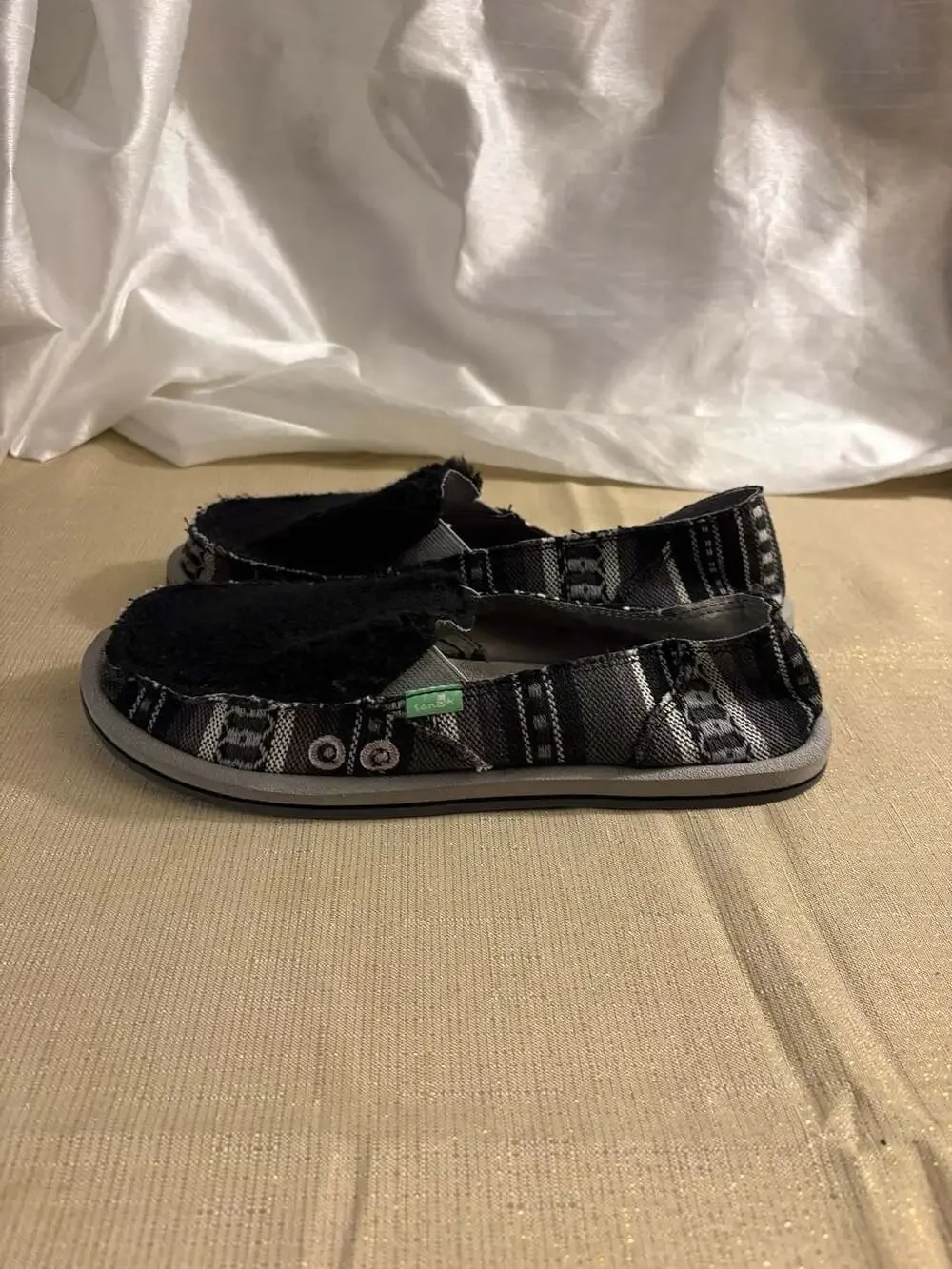 Sanuk Donna Sherpa Blanket Black White Sidewalk Surfer Slip-On Shoes